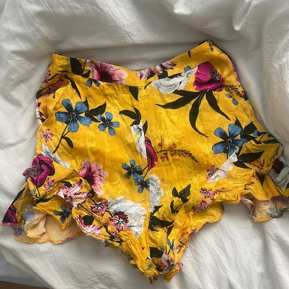 TOPSHOP Ruffled Short - Picture 1 of 1